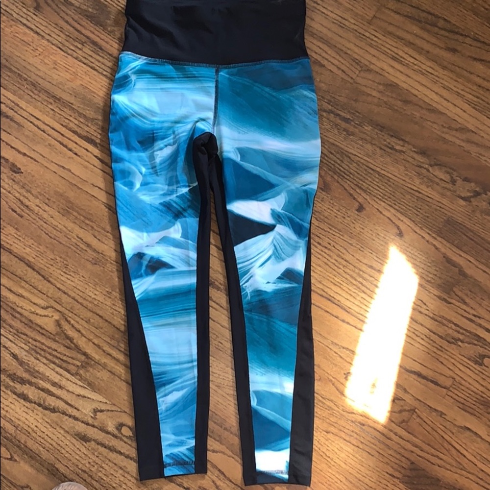Black and blue leggings